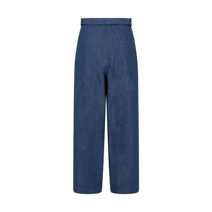 Stylish women's jeans with an adjustable waistband in blue denim for a flexible, comfortable fit.